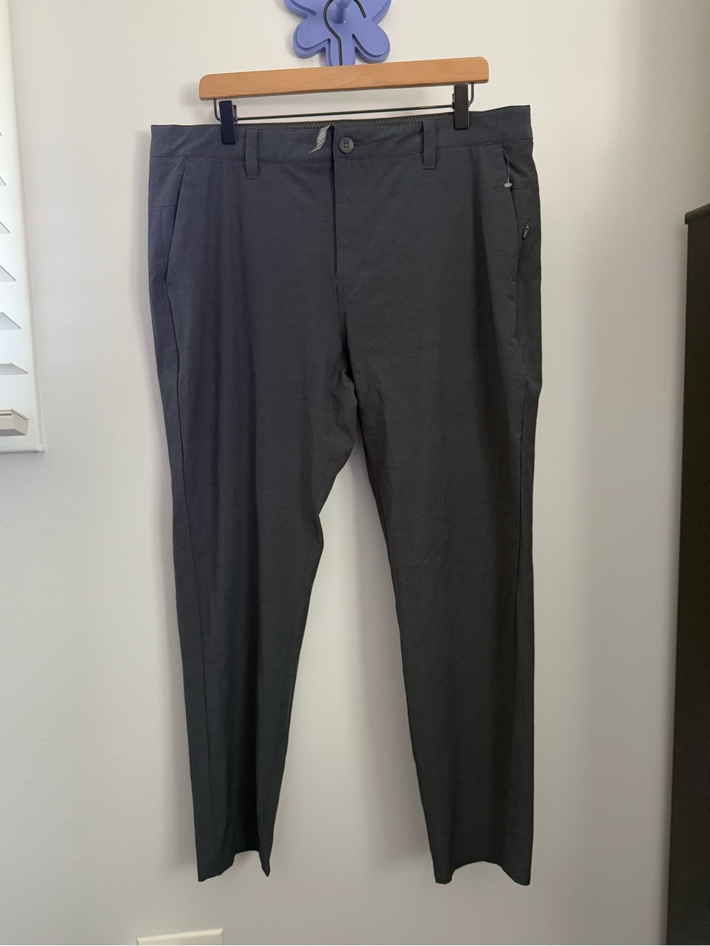 Vuori men’s 36 Meta Pants Athletic Slim Fit 28” ink navy